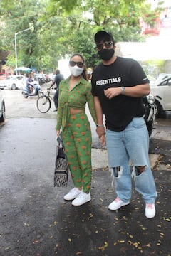 PICS: Bigg Boss 14's Aly Goni & Jasmin Bhasin Step Out For Lunch Date