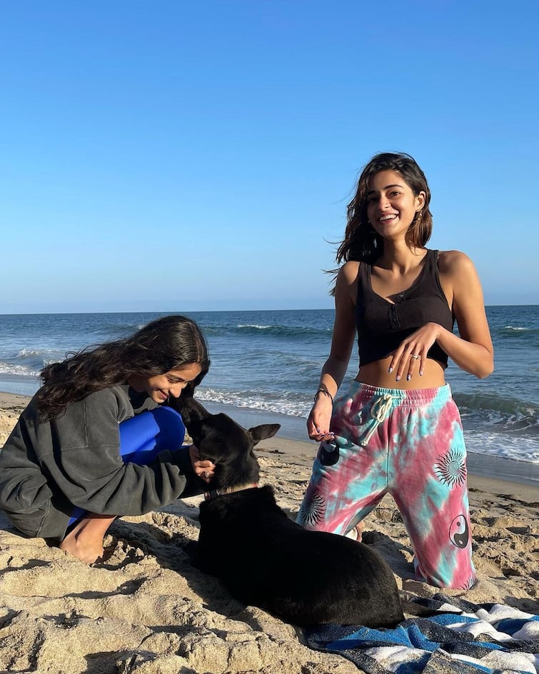 Ananya Panday Enjoys Beach Day With Sister Rysa And Pet Dog See Bonus  Throwback Moment With Her Mom Bhavna Pandey