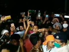 सुपौलः मोबाइल छीनकर भाग रहे दो युवकों की लोगों ने की पिटाई, पुलिस ने पहुंचकर बचाई जान