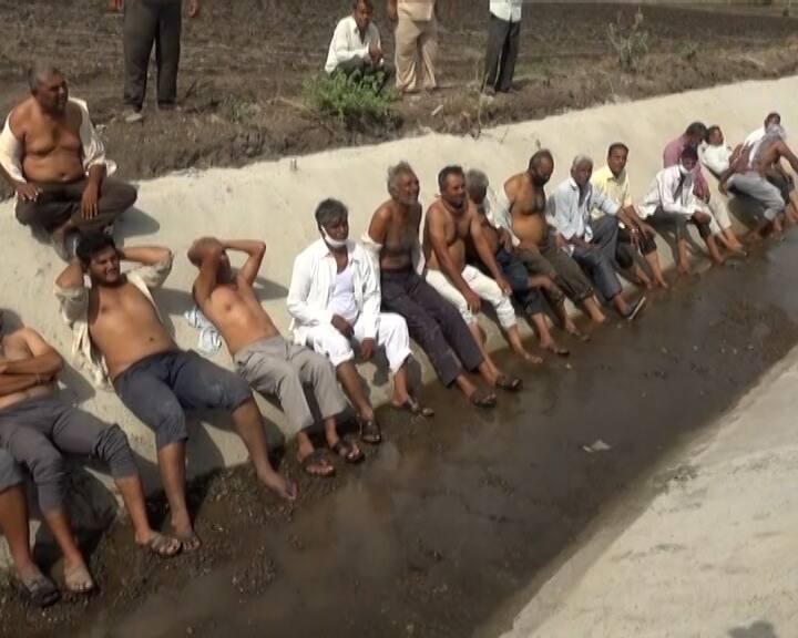 ખેડૂતોનું કહેવું છે કે એક વિઘામાં 3થી 4 હજાર રૂપિયાનો વાવણીનો ખર્ચ કર્યો છે. પરંતુ પાણી સમયસર નહીં મળે તો બિયારણ ફેઇલ જશે અને પાક સંપૂર્ણ નિષ્ફળ જશે જેથી પાણી છોડવાની માંગ સાથે તેમણે અનોખો વિરોધ નોઁધાવ્યો હતો.