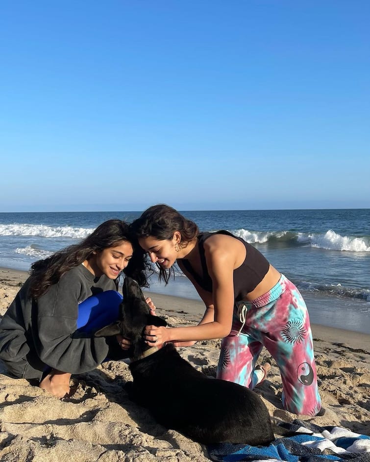 Ananya Panday Enjoys Beach Day With Sister Rysa And Pet Dog See Bonus  Throwback Moment With Her Mom Bhavna Pandey