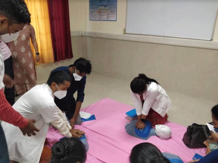 Greater Noida GIMS begins preparations for the third wave by training doctors and nurses in pediatric care ANN ग्रेटर नोएडा GIMS ने कोरोना की तीसरी लहर से निपटने के लिए शुरू की तैयारी, डॉक्टरों और नर्सों को बाल चिकित्सा की दी ट्रेनिंग