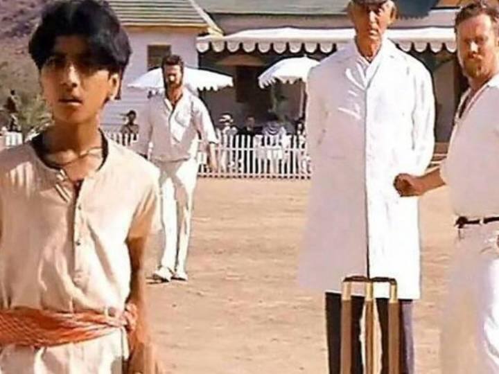 इन 10 हजार लोगों की ड्रेसिंग (लुक) करना और खिलाना एक बड़ी चुनौती थी, लेकिन टीम ने किसी तरह इससे पूरा कर दिखाया.
