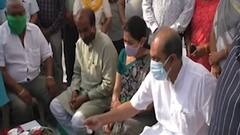 નવસારી રેલવે ફાટક પરનો ઓવરબ્રિજ માત્ર કાગળ પર, બ્રિજ ન હોવાના કારણે કેવી પડી રહી છે મુશ્કેલી?