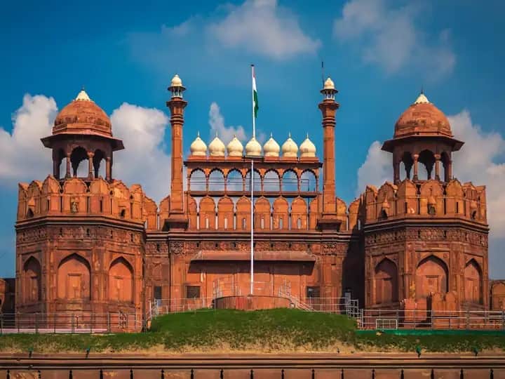 ASI re opens monuments and museums from today लाल किला और ताजमहल आज से फिर खुले: जानें कैसे मिल सकता है टिकट और क्या हैं नियम