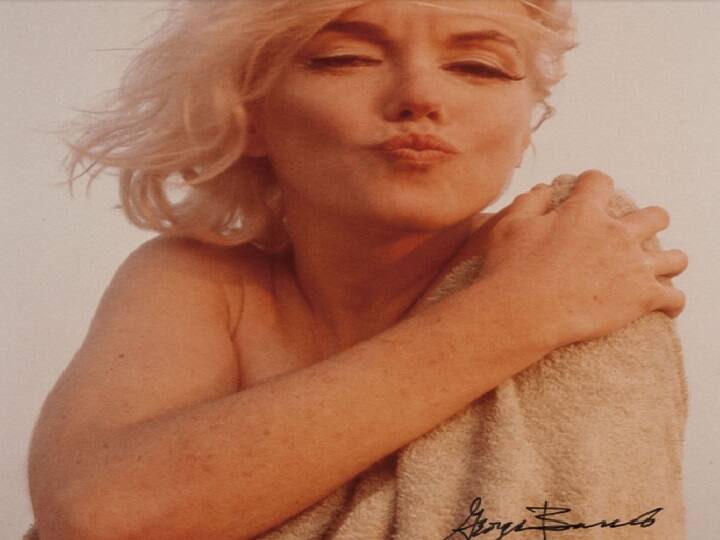 அமெரிக்க நடிகை மர்லின் மன்ரோ இறப்பதற்கும் இரண்டு வாரங்களுக்கு முன்பு எடுக்கப்பட்ட புகைப்படம்.. இது 36ஆயிரம் டாலருக்கு ஏலம் போகும் என எதிர்பார்க்கப்படுகிறது