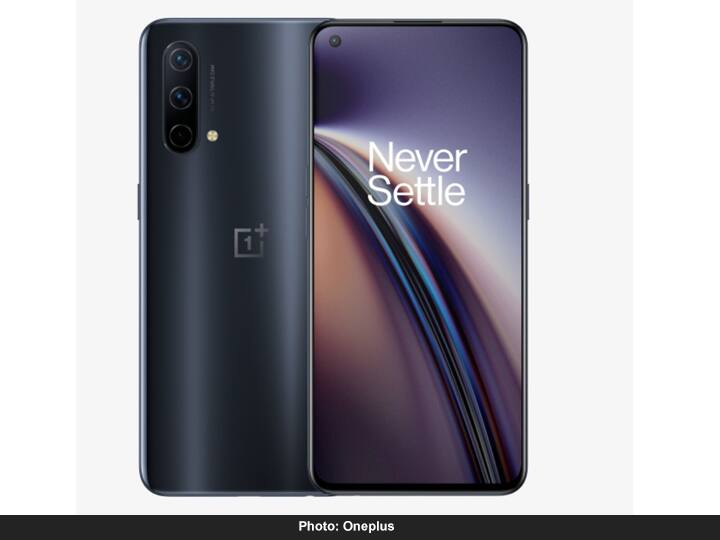 वनप्लसच्या OnePlus Nord CE 5G स्मार्टफोनची विक्री देशभरात आजपासून सुरु झाली आहे. काही दिवसांपूर्वीचा हा फोन भारतात लॉन्च करण्यात आला होता. या फोनची सुरुवातीची किंमत 22,999 रुपये ठेवण्यात आली आहे. फोनची प्री-बुकिंग आधीपासूनच सुरु होती.