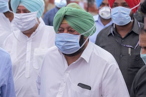 Congress leaders raised serious questions,  surrounding captain amrinder singh over the appointment of MLAs' sons as officers ਵਿਧਾਇਕਾਂ ਦੇ ਫਰਜ਼ੰਦਾਂ ਨੂੰ ਅਫਸਰ ਬਣਾ ਕਸੂਤੇ ਘਿਰੇ ਕੈਪਟਨ, ਕਾਂਗਰਸੀਆਂ ਵੀ ਉਠਾਏ ਗੰਭੀਰ ਸਵਾਲ