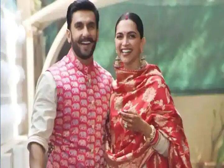 दीपिका पादुकोण और रणवीर सिंह ने 2018 में शादी की थी. दीपिका बेज सलवार सूट में बेहद खूबसूरत लग रही थीं, जिसे उन्होंने बनारसी दुपट्टे और बड़े लटकते झुमके के साथ कैरी किया हुआ था, लेकिन उनके लुक को पूरा करने वाला सिंदूर उनकी खूबसूरती को बढ़ा रहा था.