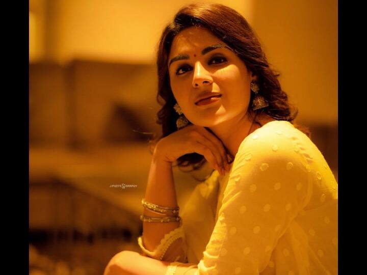 2016ம் ஆண்டு பாப்கார்ன் என்ற மலையாள படத்தின் மூலம் திரையுலகில் சம்யுக்தா அறிமுகமானார்.