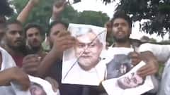 LJP में पड़ी फूट, Patna से Delhi तक Chirag बनाम Pashupati Paras