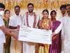 ’5 லட்சத்தில் திருமணம்: 38 லட்சத்தில் நன்கொடை’  : வாரி வழங்கிய ஆச்சரிய மணமக்கள்..!