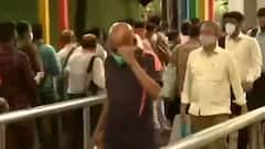 Mumbai में कोरोना काल में लापरवाही की तस्वीर, लोकल स्टेशनों पर लोग भूले सोशल डिस्टैन्सिंग