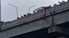नाशिकच्या दारणा नदीच्या पुलावरून तरुणाचा आत्महत्येचा प्रयत्न, पुलावरून उडी मारतानाची दृश्य कैद