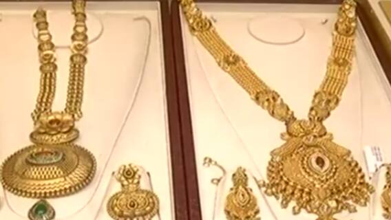 સોનાની જ્વેલરી પર કેન્દ્ર સરકારે કર્યો હોલમાર્ક ફરજીયાતનો નિર્ણય, સુરતના જ્વેલર્સે શું કરી માંગ?
