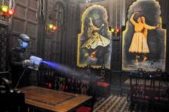 খুলে গেল রেস্তোরাঁ, শপিং মল, বিধি মেনে টলিপাড়ায় শুটিং শুরু