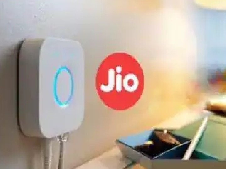 Reliance Jio fiber | இனி வீட்டுக்கு வீடு வைஃபை தான்.. அதிரடி சலுகையுடன் களமிறங்கும் ஜியோ ஃபைபர்!