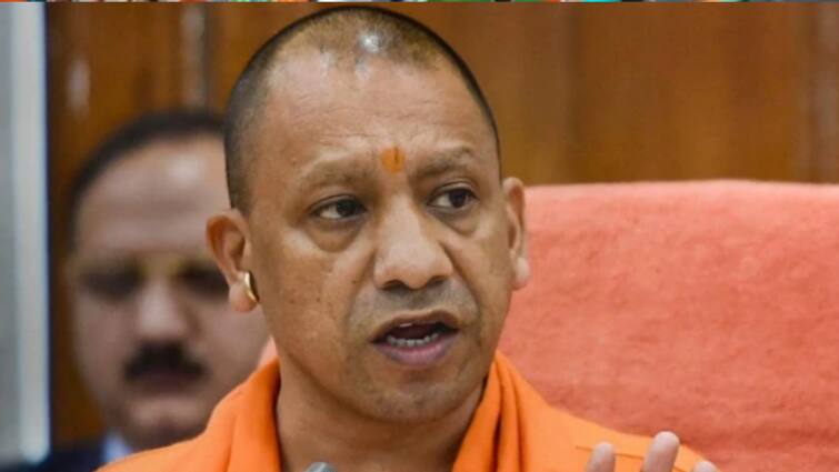 CM Yogi Adityanath directs to seize property of accused in religious conversion issue धर्मांतरण मामला: सीएम योगी आदित्यनाथ का सख्त रुख, आरोपियों पर लगेगी रासुका, संपत्ति भी होगी जब्त