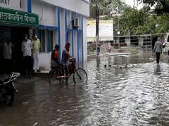 बीमार पत्नी को साइकिल पर बैठाकर 26 KM दूर अस्पताल पहुंचा पति, नहीं मिली एंबुलेंस
