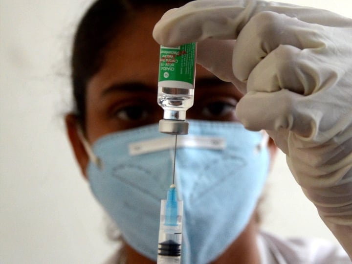 India Raised ISSUE Of Non Recognition of Covishield Vaccine Certificate With Britain Check Details Covishield Vaccine: कोविशील्ड को मान्यता नहीं देने का मुद्दा भारत ने ब्रिटेन के सामने उठाया, कहा- भेदभाव से भरी है नई पॉलिसी