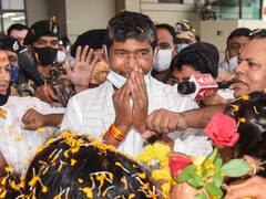 LJP विवाद के बीच पटना पहुंचे पशुपति पारस, एयरपोर्ट पर हुआ भव्य स्वागत
