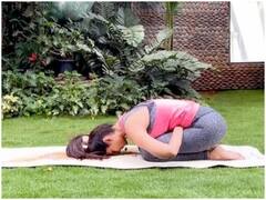 शिल्पा शेट्टी ने मंडुकासन योग कर बताया कमजोरी से निपटने का उपाय, सोशल मीडिया पर शेयर की वीडियो