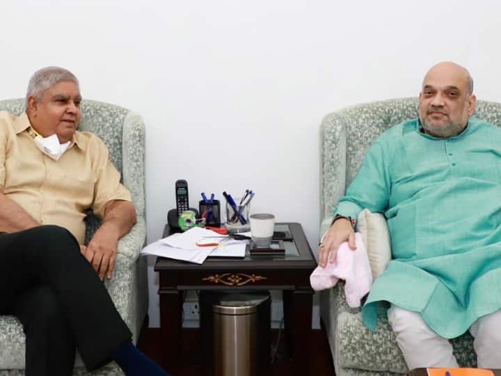 West Bengal Governor Jagdeep Dhankhar meets Home Minister Amit Shah अमित शाह से मिले जगदीप धनखड़, सीएम ममता बोलीं- राज्यपाल को हटाने के लिए PM मोदी को 3 बार पत्र लिख चुकी हूं