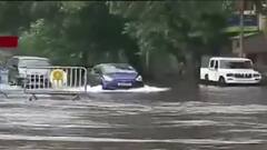 Weather Update: রাতভর বৃষ্টি, জল থইথই বেহালা, পার্ক সার্কাস