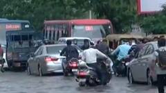 Ahmedabad: આ વિસ્તારમાં વરસાદ પાણી ભરાયા,મનપાની કામગીરી આવી સામે, કેટલી ફસાઈ બસો?