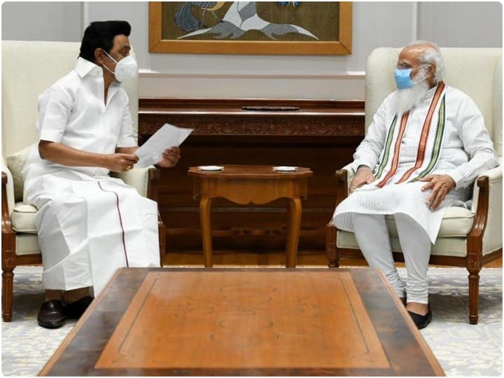 Tamil Nadu Chief Minister MK Stalin met Prime Minister Narendra Modi in New Delhi on Thursday पीएम मोदी से मिले तमिलनाडु के CM एमके स्टालिन, नए कृषि कानूनों की वापसी समेत जानें किन मुद्दों पर हुई बात