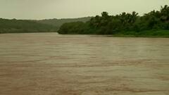 रत्नागिरीत जोरदार पाऊस, चिपळूण-वहाण पुलावरून जीव धोक्यात घालून प्रवास, बाजारपेठांमध्ये सर्वत्र पाणी