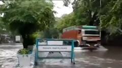 Weather Live: সকাল ৭ টা পর্যন্ত জোয়ারের জন্য লকগেট বন্ধ, টানা বৃষ্টিতে জলের তলায় মহানগরী