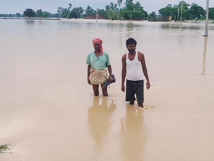flood in many area of Shravasti after heavy rain people gets stuck at home ANN
