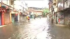 Kolkata Waterlogged: রাতভর বৃষ্টিতে জলবন্দি পর্ণশ্রীর বনমালী নস্কর রোডের বাসিন্দারা