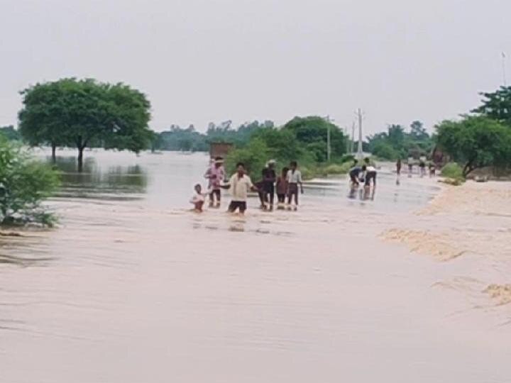श्रावस्ती: भारी बारिश के कारण कई इलाकों में बाढ़, घरों में ही फंसे लोग