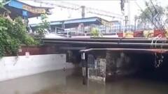 Heavy Rain Effect: জলমগ্ন বেলুড় স্টেশনের আন্ডারপাস, বিপজ্জনকভাবে রেললাইন পারপার স্থানীয়দের