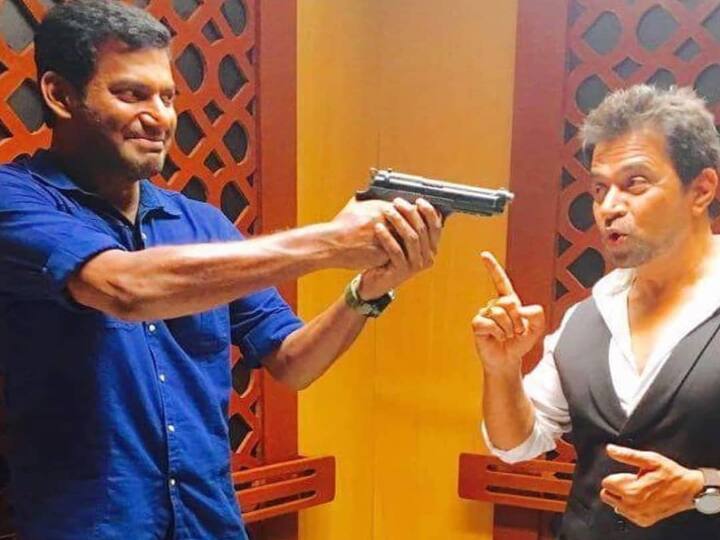 அர்ஜூனிடம் உதவி இயக்குனராக பணிபுரிந்த விஷால், அவர் வில்லனாக நடித்த