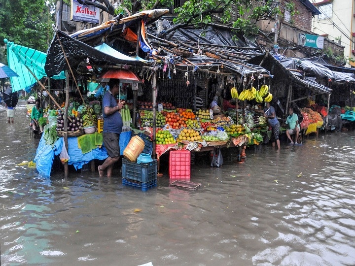 Kolkata Waterlogged Due To Overnight Rains; IMD Predicts Heavy Showers, Thunderstorm For Bengal