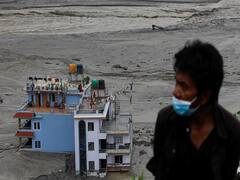 Nepal Flood Pics | வெள்ளத்தில் தத்தளிக்கும் நேபாளம் - புகைப்படங்கள்