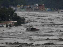 Nepal Flood Pics | வெள்ளத்தில் தத்தளிக்கும் நேபாளம் - புகைப்படங்கள்