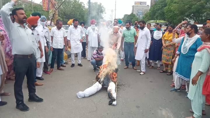 ਮਾਰਚ ਕੱਢਦੇ ਹੋਏ ਅਧਿਆਪਕਾਂ ਨੇ ਦੱਸਿਆ ਕਿ ਪੰਜਾਬ ਸਰਕਾਰ ਨੇ ਚੋਣਾਂ ਮੌਕੇ ਜੋ ਵਾਅਦੇ ਕੀਤੇ ਸੀ, ਅੱਜ ਤੱਕ ਕੋਈ ਵੀ ਪੂਰਾ ਨਹੀਂ ਕੀਤਾ।