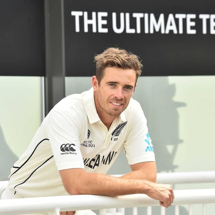 இங்கிலாந்து தொடரில் முதல் போட்டியில் டிம் சவுதி இரண்டு இன்னிங்ஸில் 7 விக்கெட் வீழ்த்தினார்.