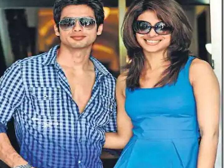 एक समय था जब मीडिया में शाहिद कपूर और प्रियंका चोपड़ा के अफेयर की खूब खबरें आती थीं. कहा जाता है कि करीना से अलग होने के बाद ही शाहिद प्रियंका के करीब आए. दोनों ने प्यार पर कभी कुछ नहीं कहा लेकिन फिर भी उनका प्यार और ब्रेकअप चर्चा में बना रहा.