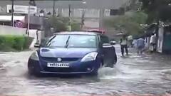 Heavy Rain Effect: মুকুন্দপুরে হাসপাতালের সামনে থইথই জল, দুর্ভোগে রোগী ও পরিজনেরা