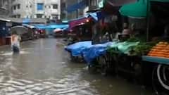 भिवंडीच्या भाजी मार्केटमध्ये गुडघाभर पाणी, अनेक दुकानात, घरांमध्ये पाणी शिरल्याने मोठं नुकसान