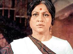 बॉलीवुड की सबसे फेमस ‘मां’, लोग इन्हें मानने लगे थे देवी, घर पर आशीर्वाद तक लेने पहुंच जाया करते थे!