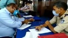 Mumbai में फर्जी कोरोना वैक्सीन लगाने वाले गिरोह में से एक को पुलिस ने पकड़ा