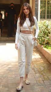 Shraddha Kapoor से Tara Sutaria तक, इन हसीनाओं ने आखिरी मिनट के लिए White Outfits को दी मंजूरी