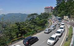 Jam at Kalka-Shimla Road: ਲੌਕਡਾਊਨ ਖੁੱਲ੍ਹਣ ਸਾਰ ਪਹਾੜਾਂ ਨੂੰ ਨਿਕਲੇ ਲੋਕ, ਪਰਵਾਣੂ ਤੋਂ ਸ਼ਿਮਲਾ ਤੱਕ ਲੱਗਿਆ ਜਾਮ