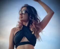 તસવીરોમાં જુઓ તામિલ એક્ટ્રેસ Raai Laxmiનો હોશ ઉડાવી દેનારો અંદાજ, બિકીની ફોટોઝમાં ધડકાવ્યુ ફેન્સનુ દિલ..........